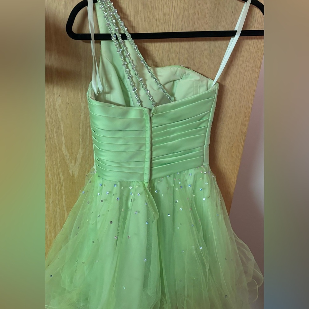 Grad/Prom Dress - Picture 4 of 4
